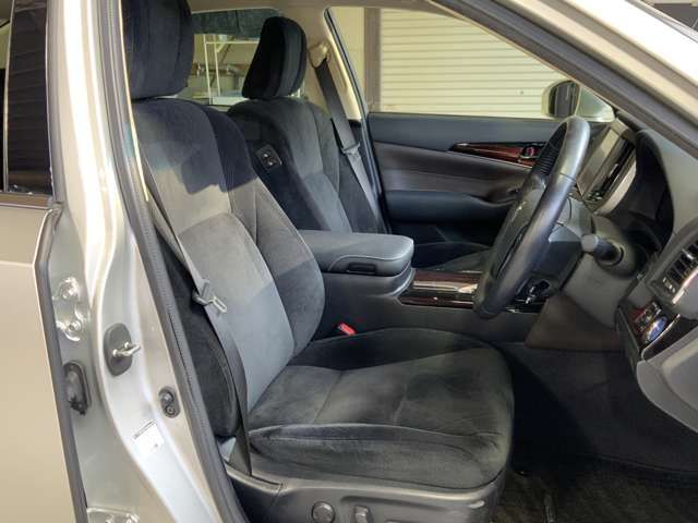 TOYOTA CROWN SEDAN HYBRID 2017 Image 31