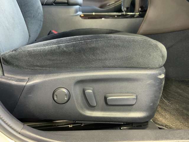 TOYOTA CROWN SEDAN HYBRID 2017 Image 31