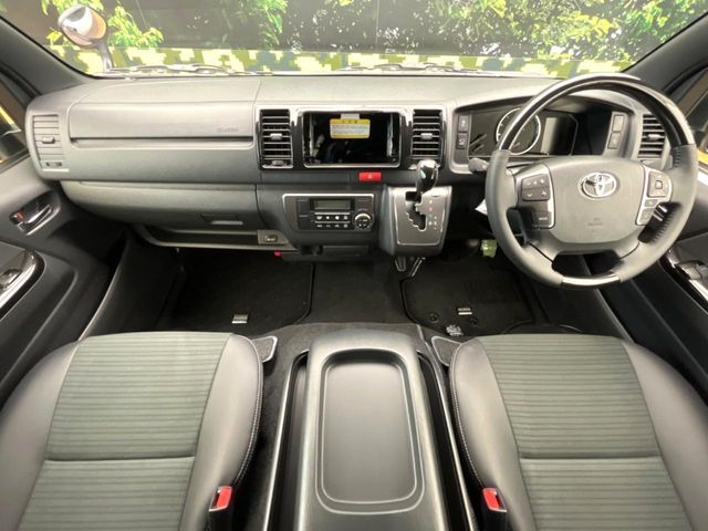 TOYOTA HIACE VAN 2WD 2025 Image 31