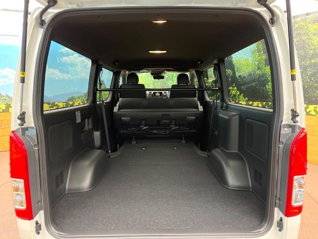 TOYOTA HIACE VAN 2WD 2025 Image 31