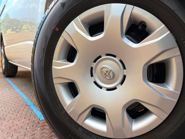 TOYOTA HIACE VAN 2WD 2025 Image 31