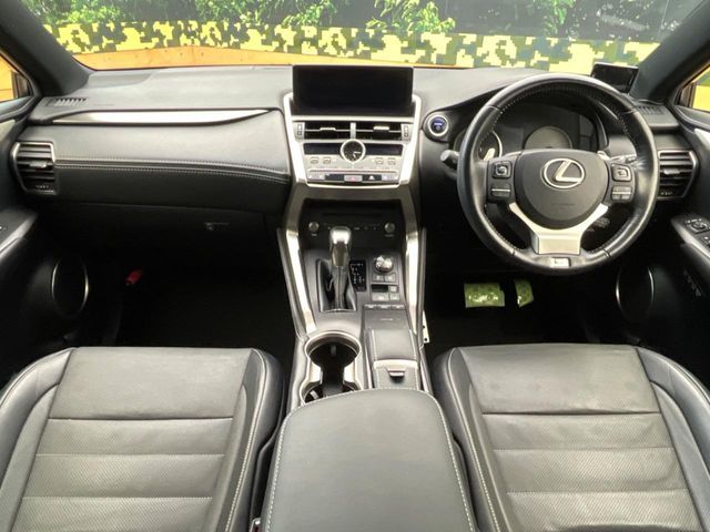 TOYOTA LEXUS NX300H 2017 Image 31