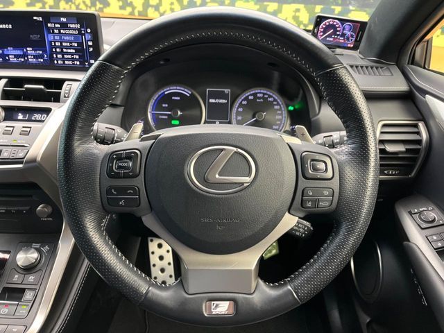 TOYOTA LEXUS NX300H 2017 Image 31