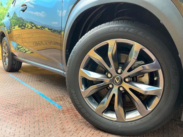 TOYOTA LEXUS NX300H 2017 Image 31