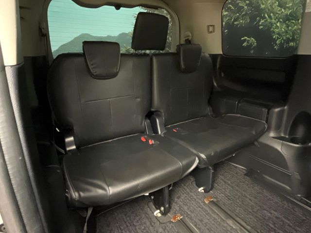 TOYOTA VOXY 2017 Image 31