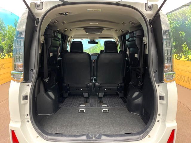 TOYOTA VOXY 2017 Image 31