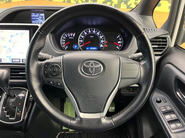 TOYOTA VOXY 2017 Image 31