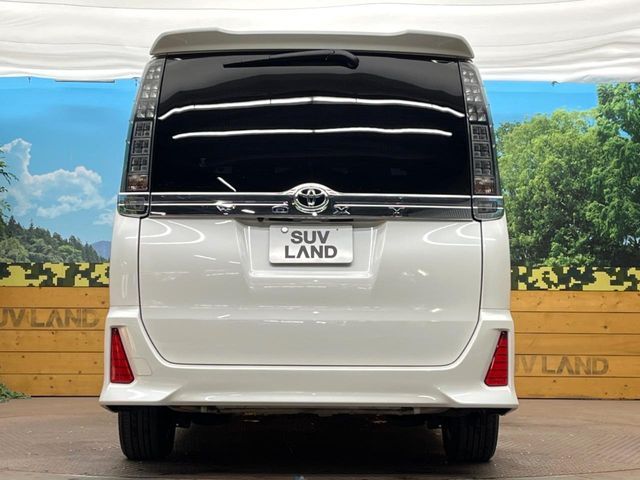 TOYOTA VOXY 2017 Image 31