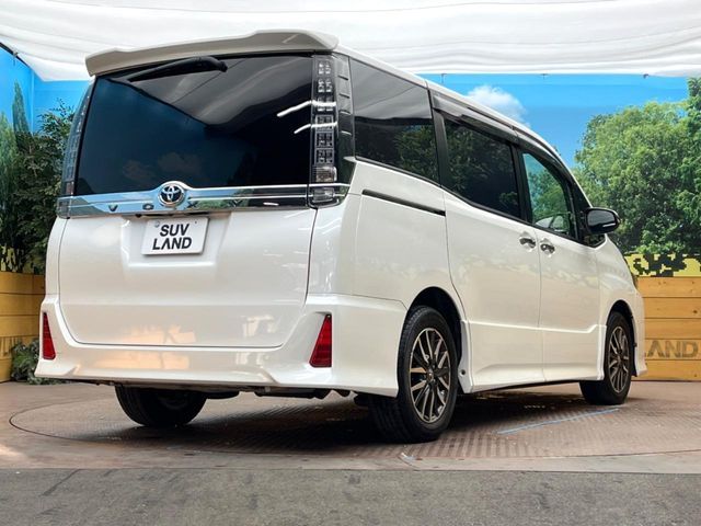 TOYOTA VOXY 2017 Image 31
