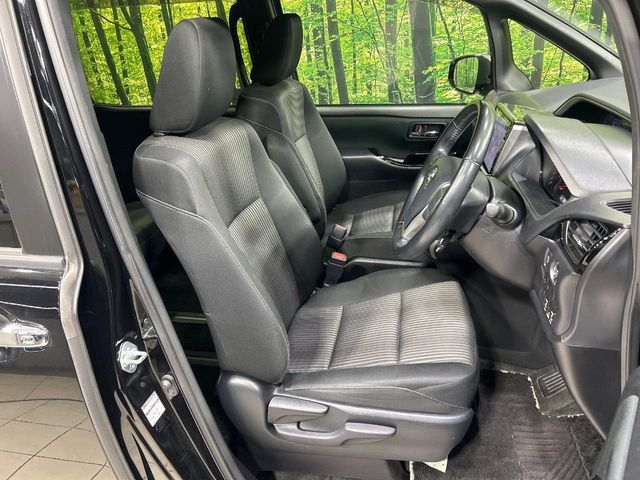 TOYOTA VOXY 2018 Image 31