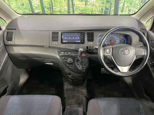 TOYOTA ISIS 2015 Image 31