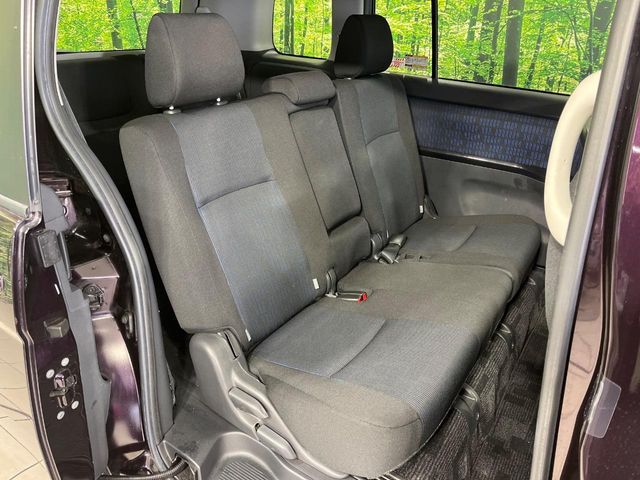 TOYOTA ISIS 2015 Image 31