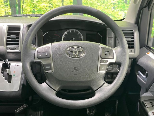 TOYOTA HIACE VAN 4WD 2026 Image 31