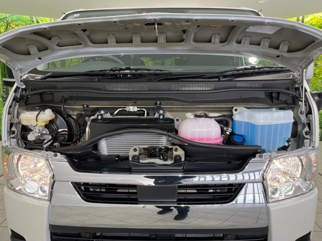 TOYOTA HIACE VAN 4WD 2026 Image 31