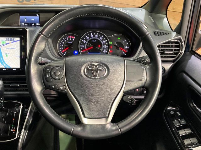 TOYOTA VOXY 2021 Image 31