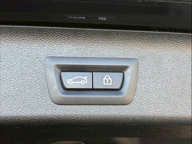 BMW 5SERIES TOURING 2018 Image 31