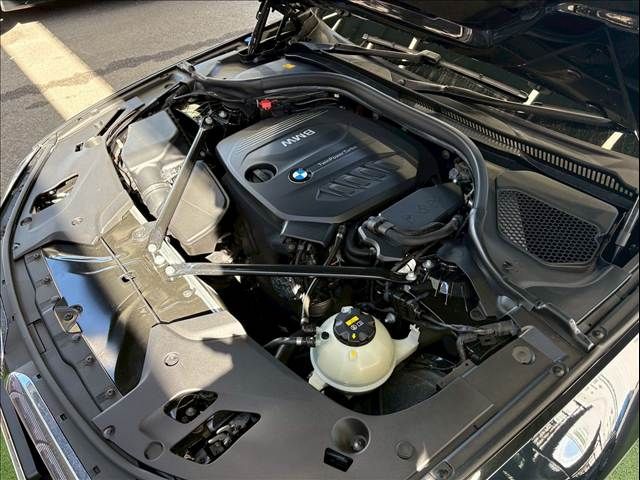 BMW 5SERIES TOURING 2018 Image 31