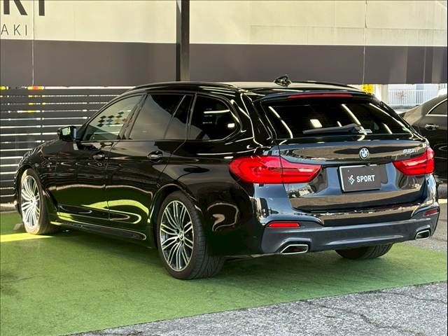 BMW 5SERIES TOURING 2018 Image 31