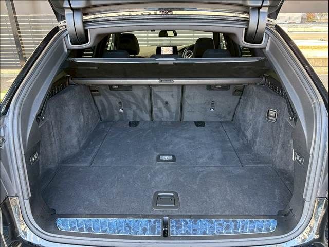 BMW 5SERIES TOURING 2018 Image 31