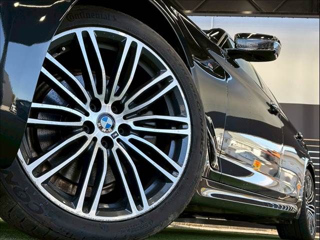 BMW 5SERIES TOURING 2018 Image 31