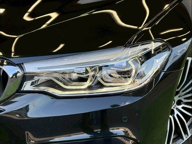 BMW 5SERIES TOURING 2018 Image 31