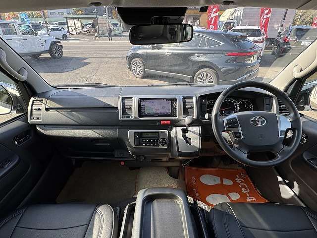 TOYOTA HIACE VAN 1.25T 2WD 2018 Image 31