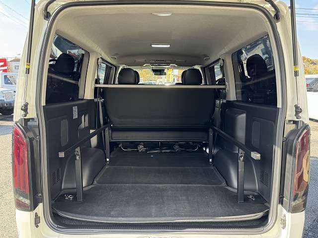 TOYOTA HIACE VAN 1.25T 2WD 2018 Image 31