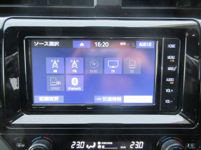 TOYOTA CAMRY HYBRID 2019 Image 31