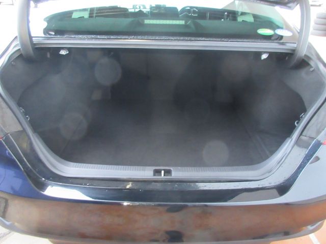 TOYOTA CAMRY HYBRID 2019 Image 31