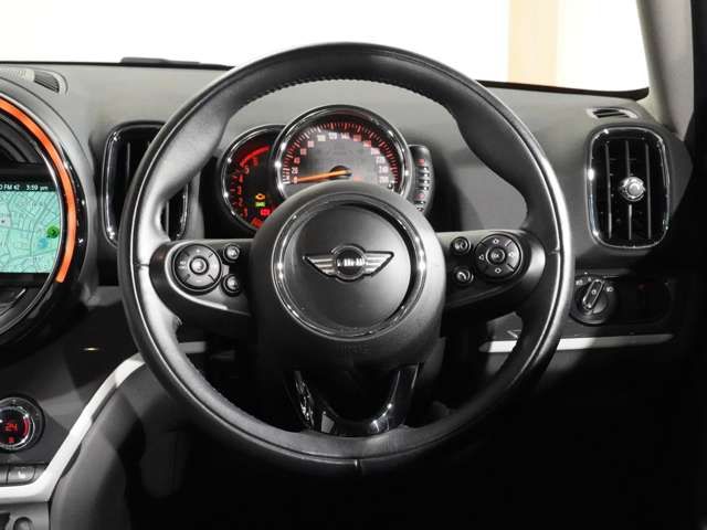 BMW MINI COOPER SD C 2017 Image 31