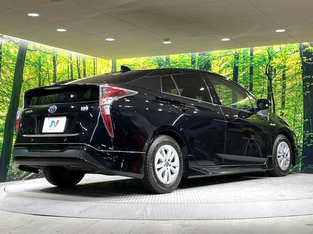 TOYOTA PRIUS 2017 Image 31