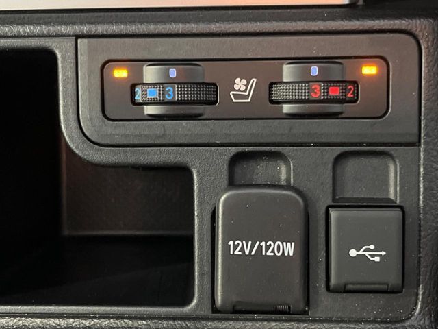 TOYOTA LANDCRUISER PRADO 2023 Image 31