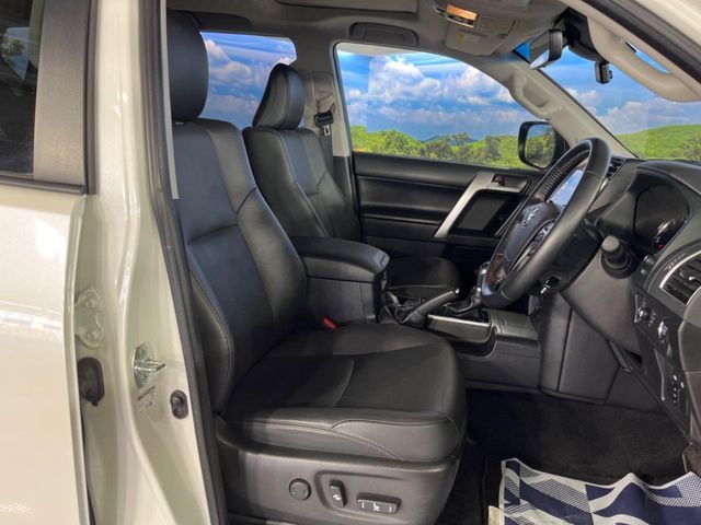 TOYOTA LANDCRUISER PRADO 2023 Image 31