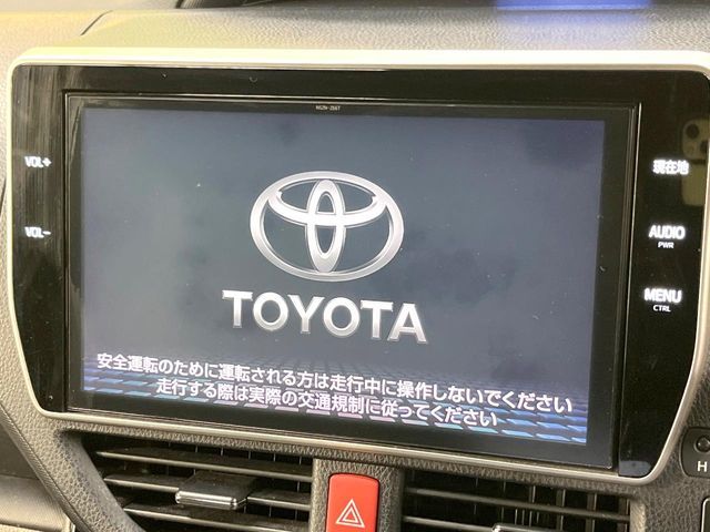 TOYOTA VOXY HYBRID 2017 Image 31