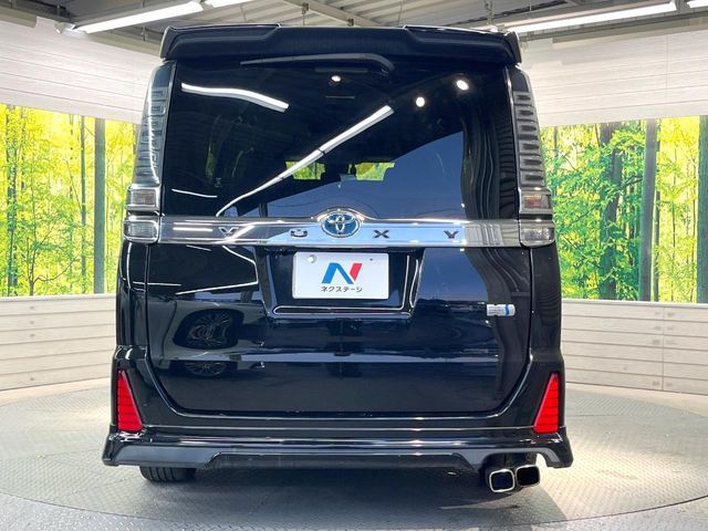 TOYOTA VOXY HYBRID 2017 Image 31