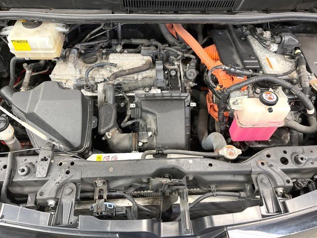 TOYOTA VOXY HYBRID 2017 Image 31