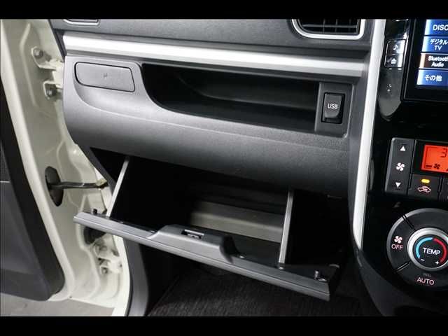 DAIHATSU TANTO CUSTOM 2014 Image 31