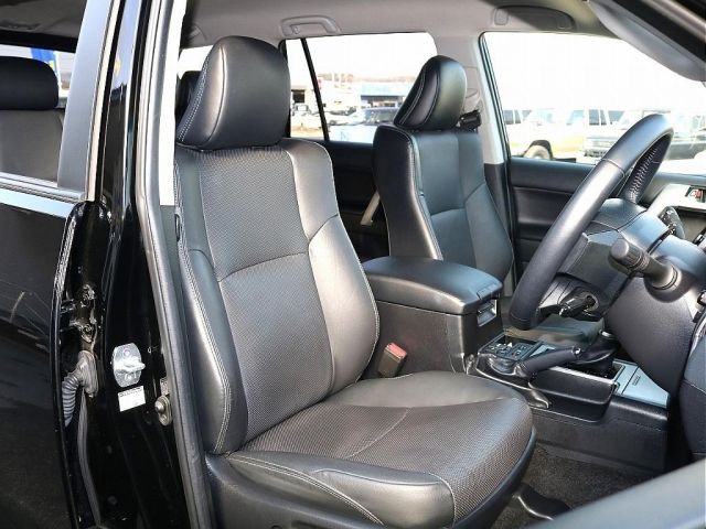 TOYOTA LANDCRUISER PRADO 2022 Image 31