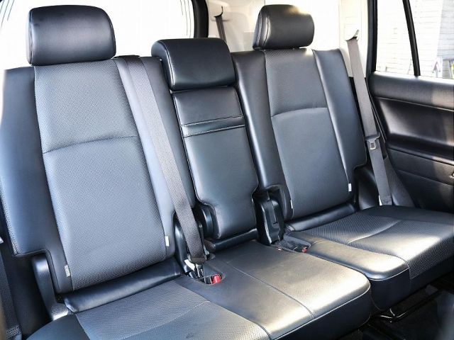 TOYOTA LANDCRUISER PRADO 2022 Image 31