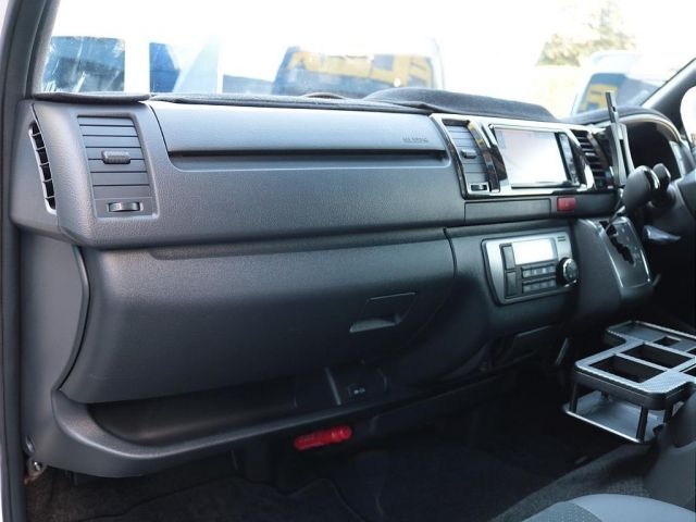 TOYOTA HIACE VAN 2WD 2023 Image 31