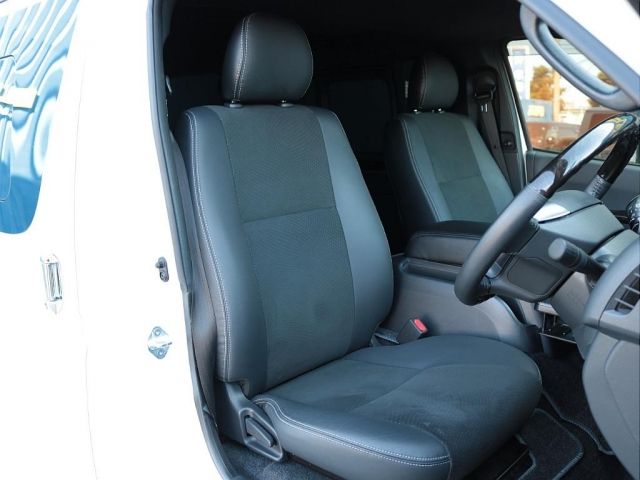 TOYOTA HIACE VAN 2WD 2023 Image 31