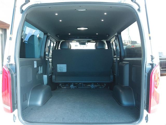 TOYOTA HIACE VAN 2WD 2023 Image 31