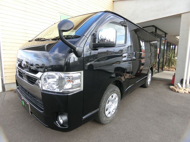 TOYOTA HIACE VAN 2WD 2020 Image 31