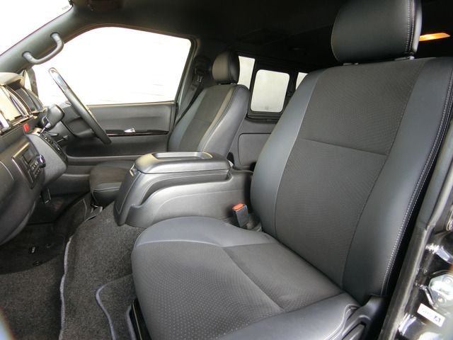 TOYOTA HIACE VAN 2WD 2020 Image 31