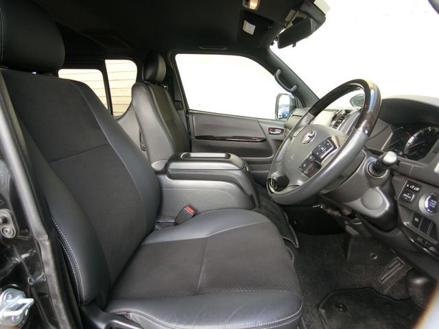 TOYOTA HIACE VAN 2WD 2020 Image 31