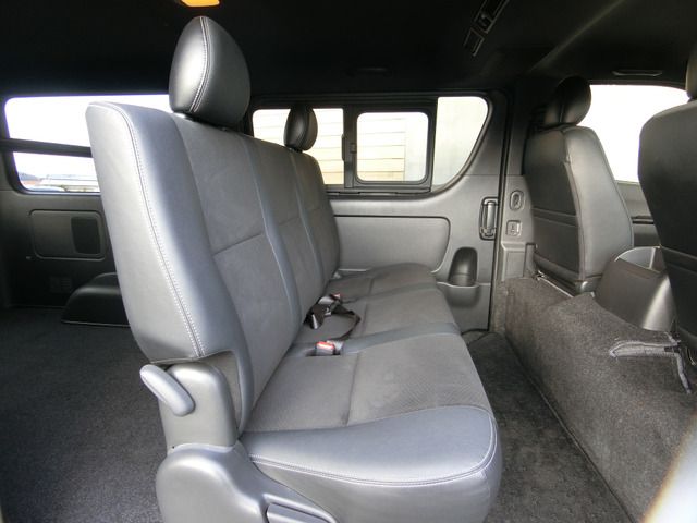 TOYOTA HIACE VAN 2WD 2020 Image 31