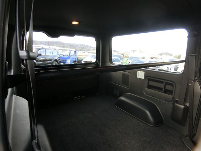TOYOTA HIACE VAN 2WD 2020 Image 31