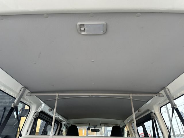 TOYOTA HIACE VAN 4WD 2019 Image 31