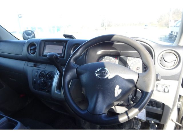 NISSAN NV350 CARAVAN 4WD 2013 Image 31