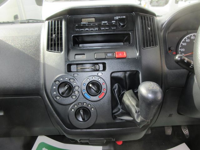 TOYOTA TOWNACE TRUCK 2WD 2012 Image 31